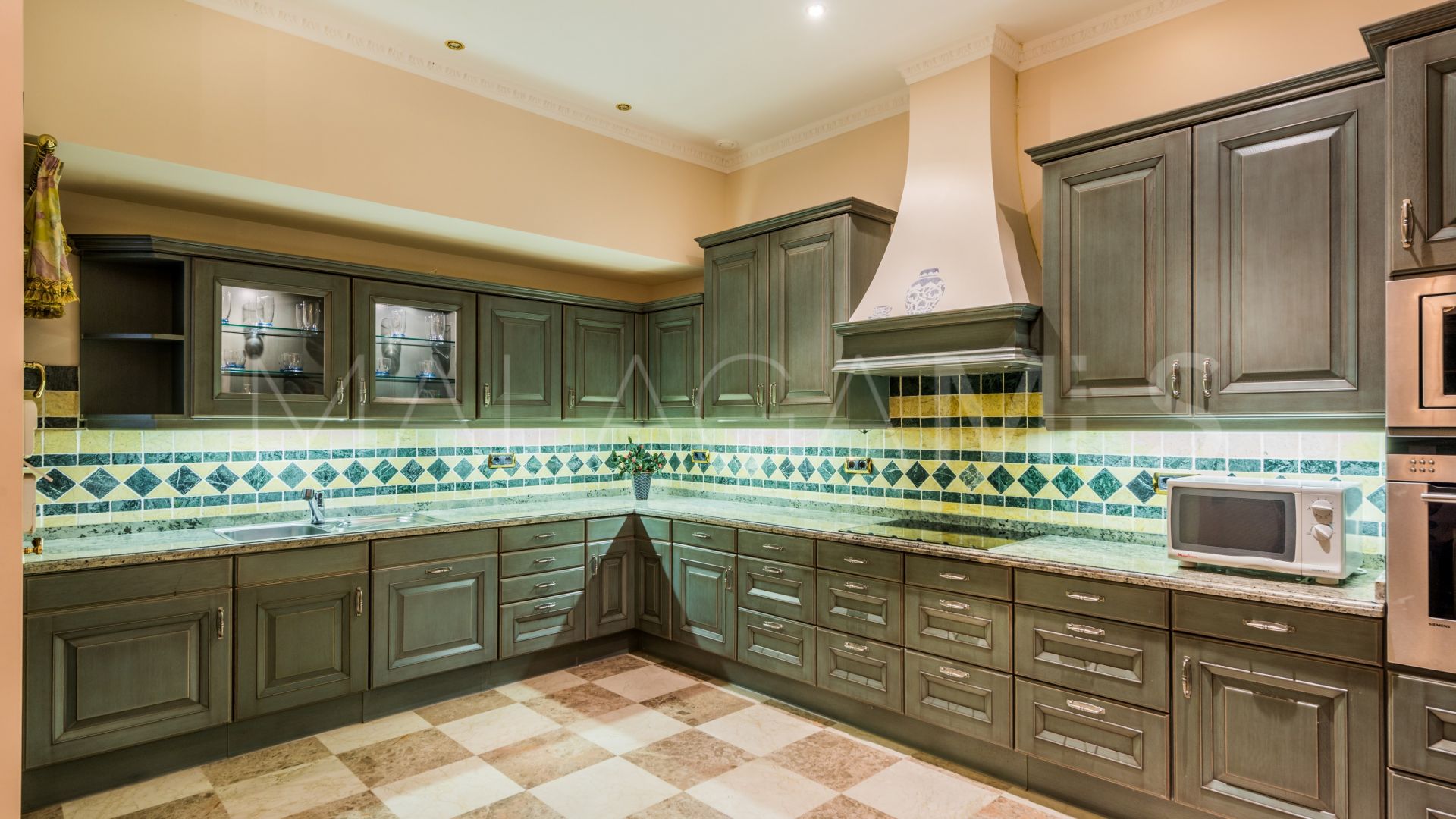 Villa for sale in Sierra Blanca