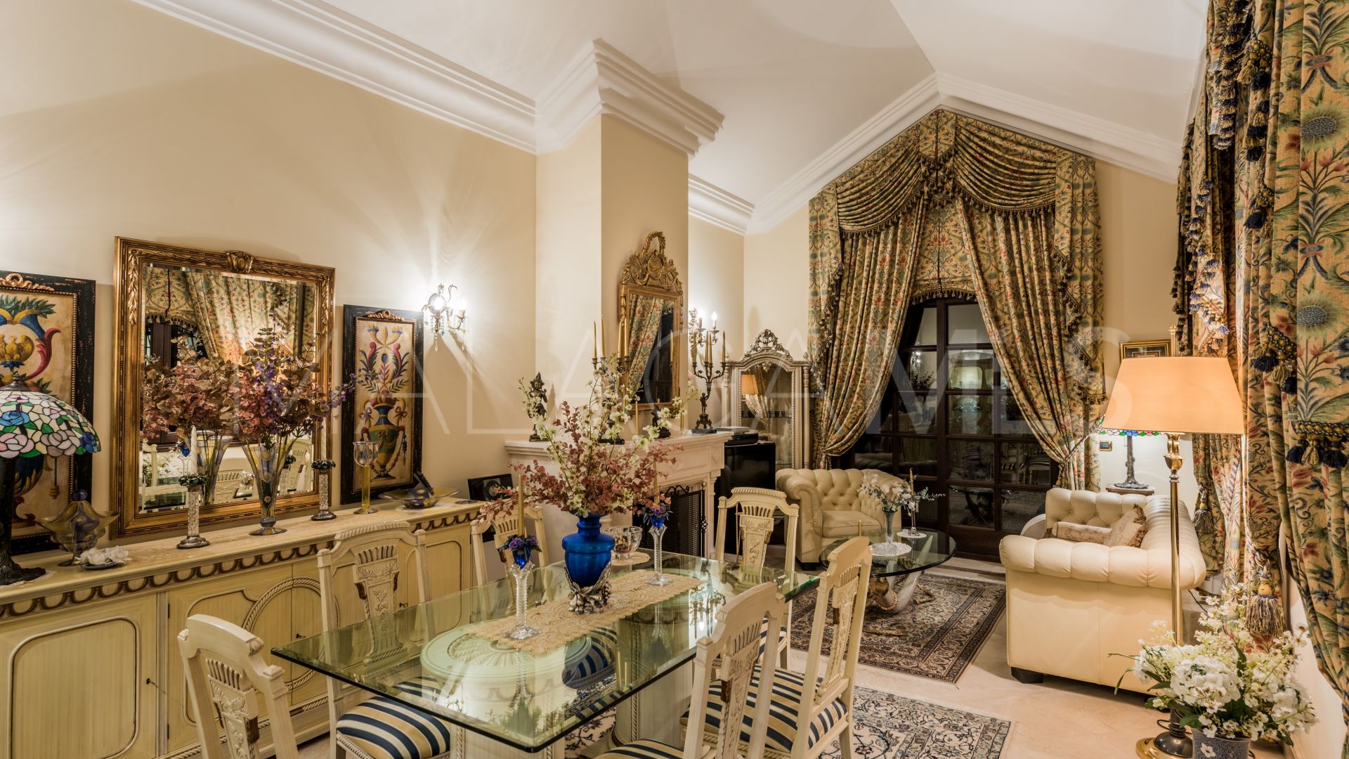 Villa for sale in Sierra Blanca