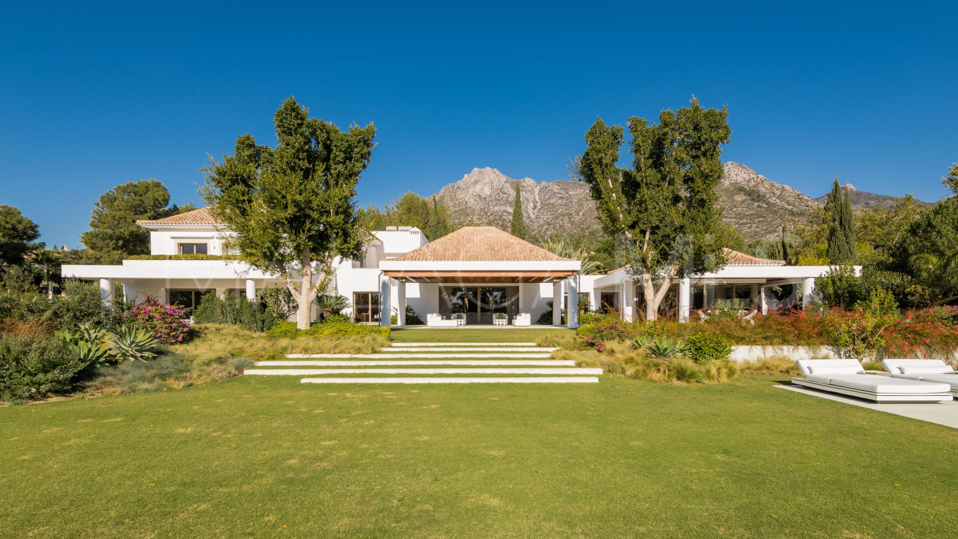 Villa for sale in La Quinta de Sierra Blanca