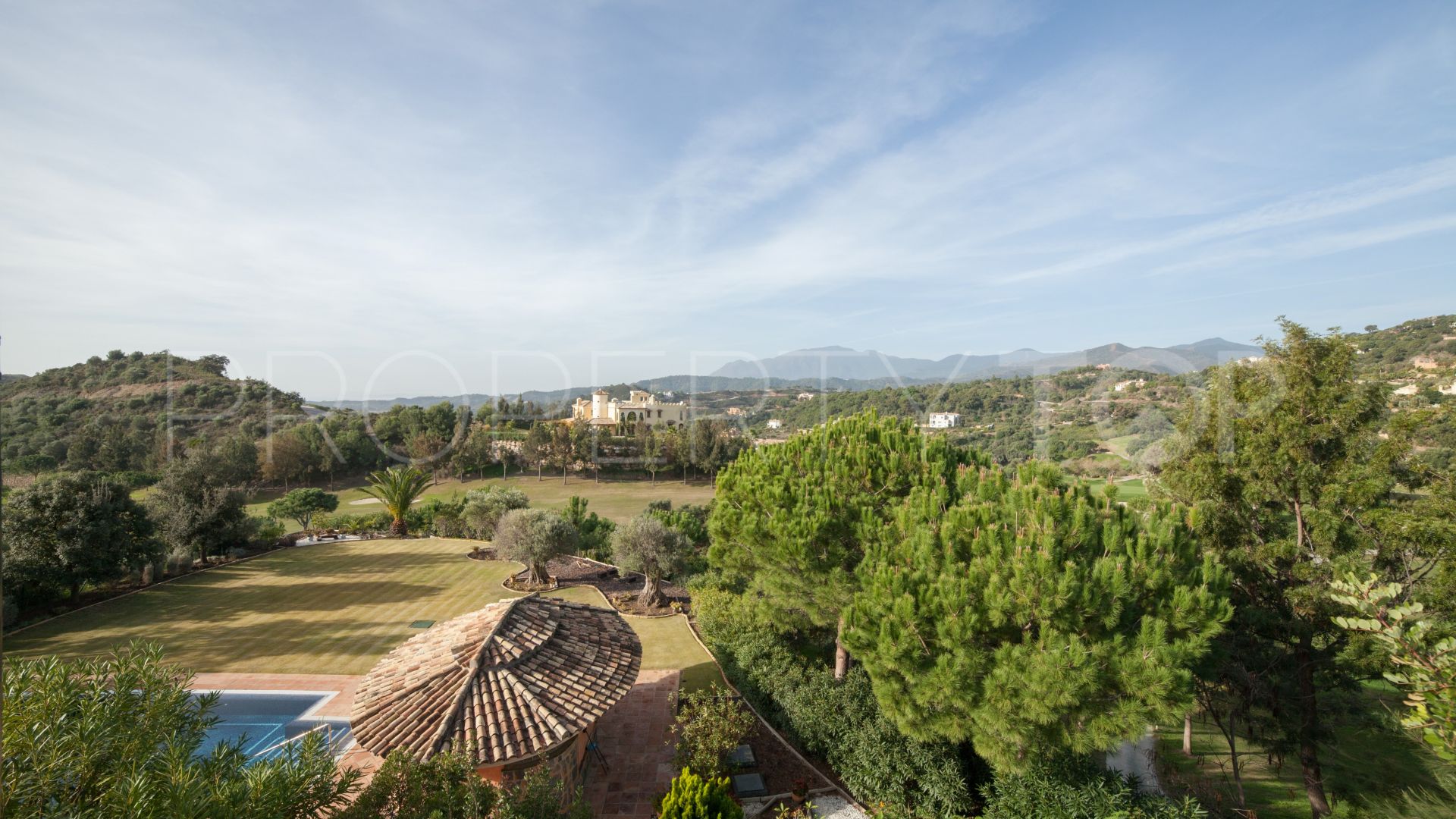 For sale villa with 4 bedrooms in Marbella Club Golf Resort