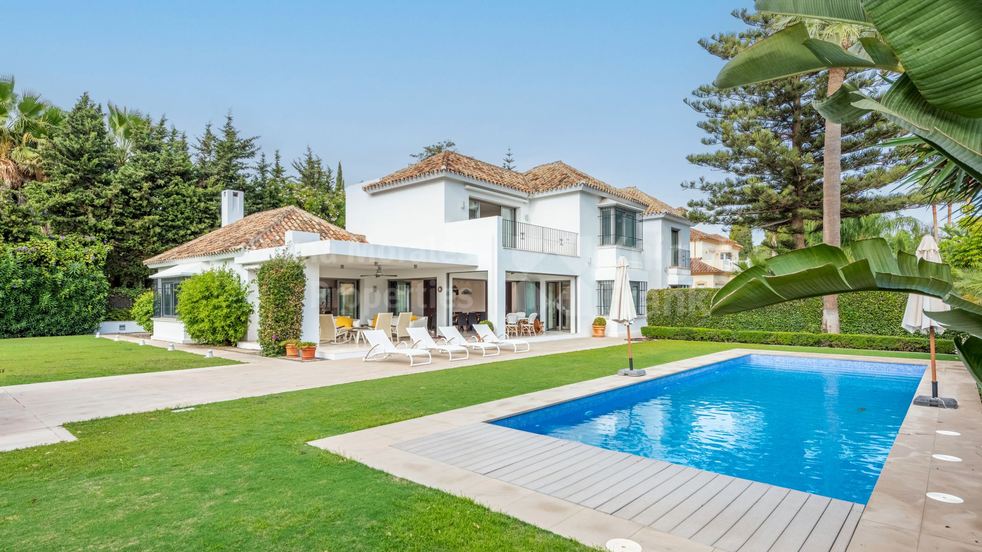 Villa de haute qualité en position de bord de mer à Paraiso Barronal