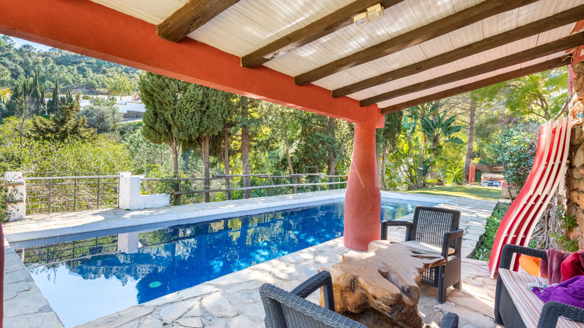 Finca for sale in Benahavis