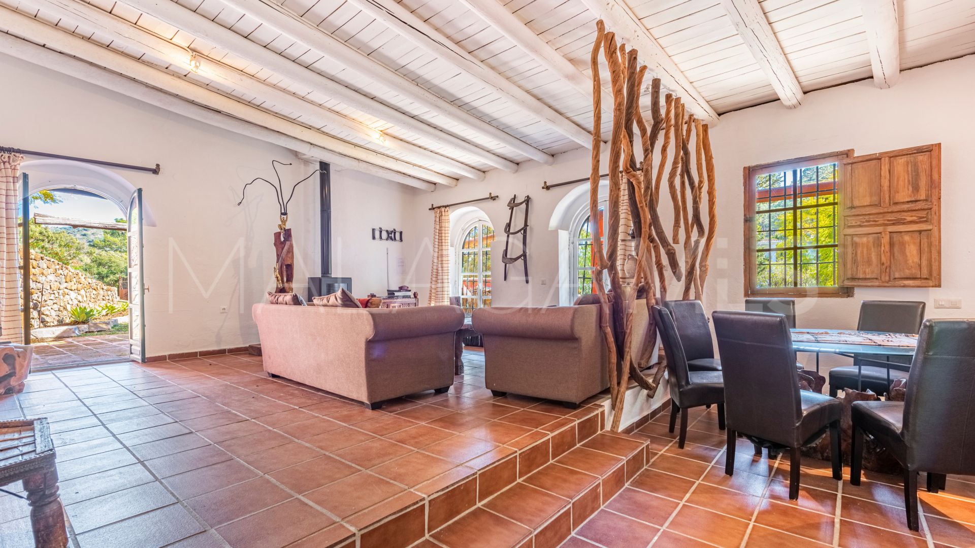 Finca for sale in Benahavis