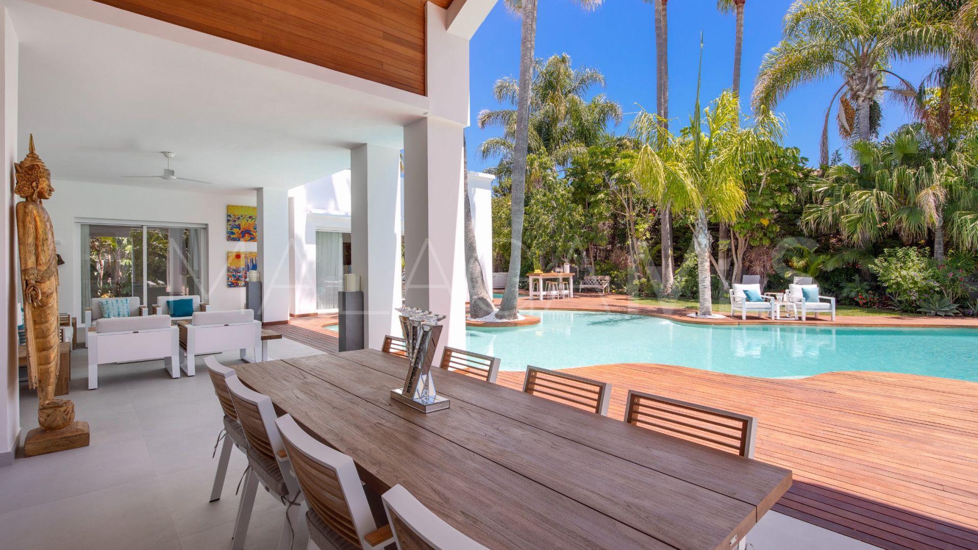 Villa for sale in Guadalmina Baja