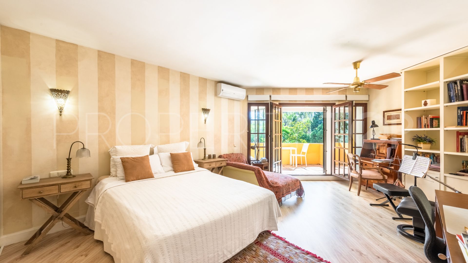 Villa con 6 dormitorios a la venta en El Paraiso