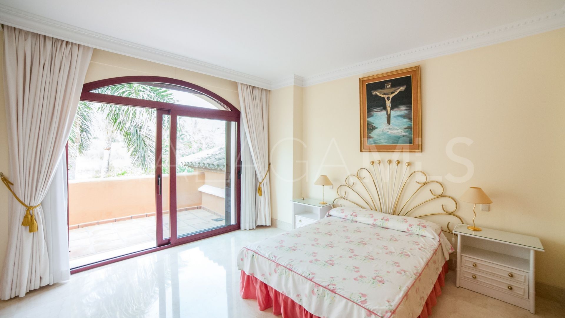 For sale 4 bedrooms villa in Altos Reales