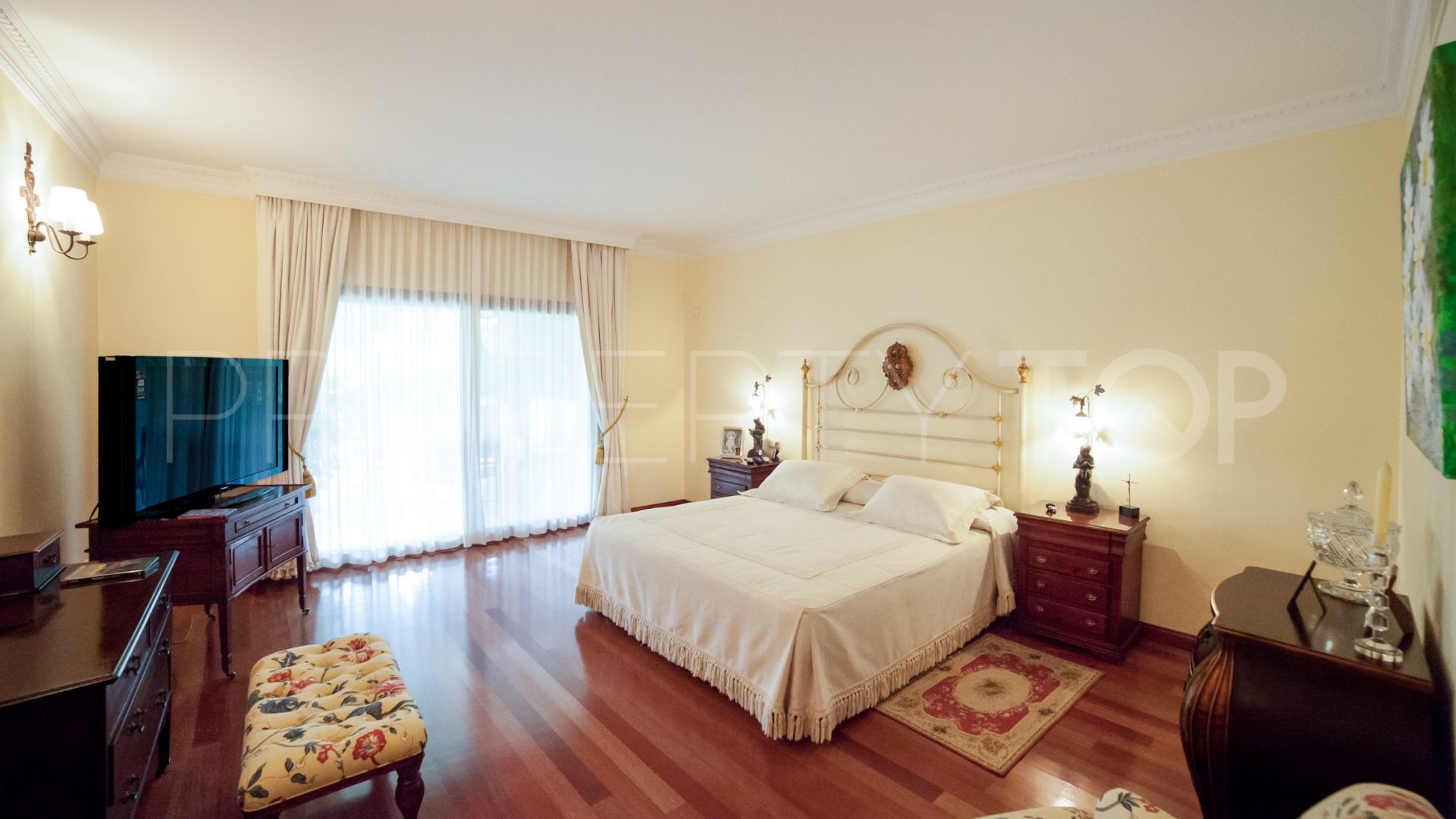 Villa en venta en Altos Reales de 4 dormitorios