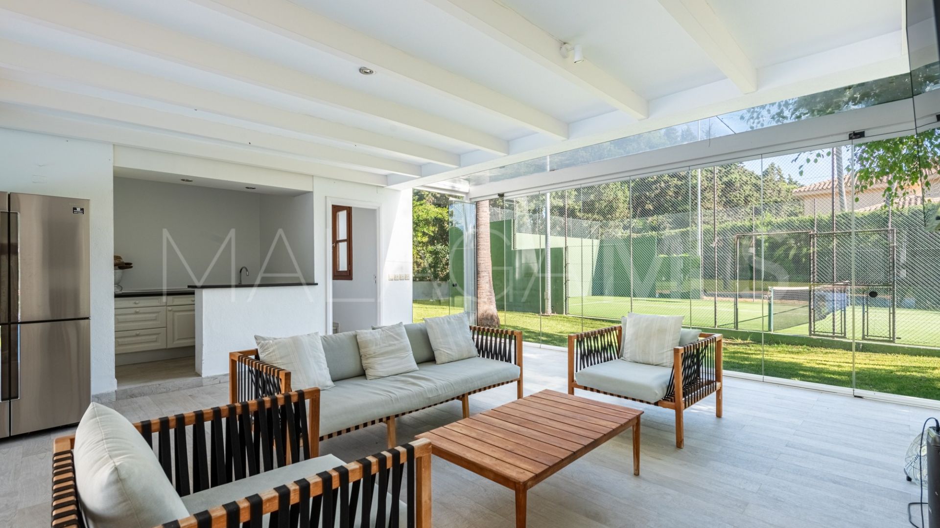Villa for sale in Guadalmina Baja
