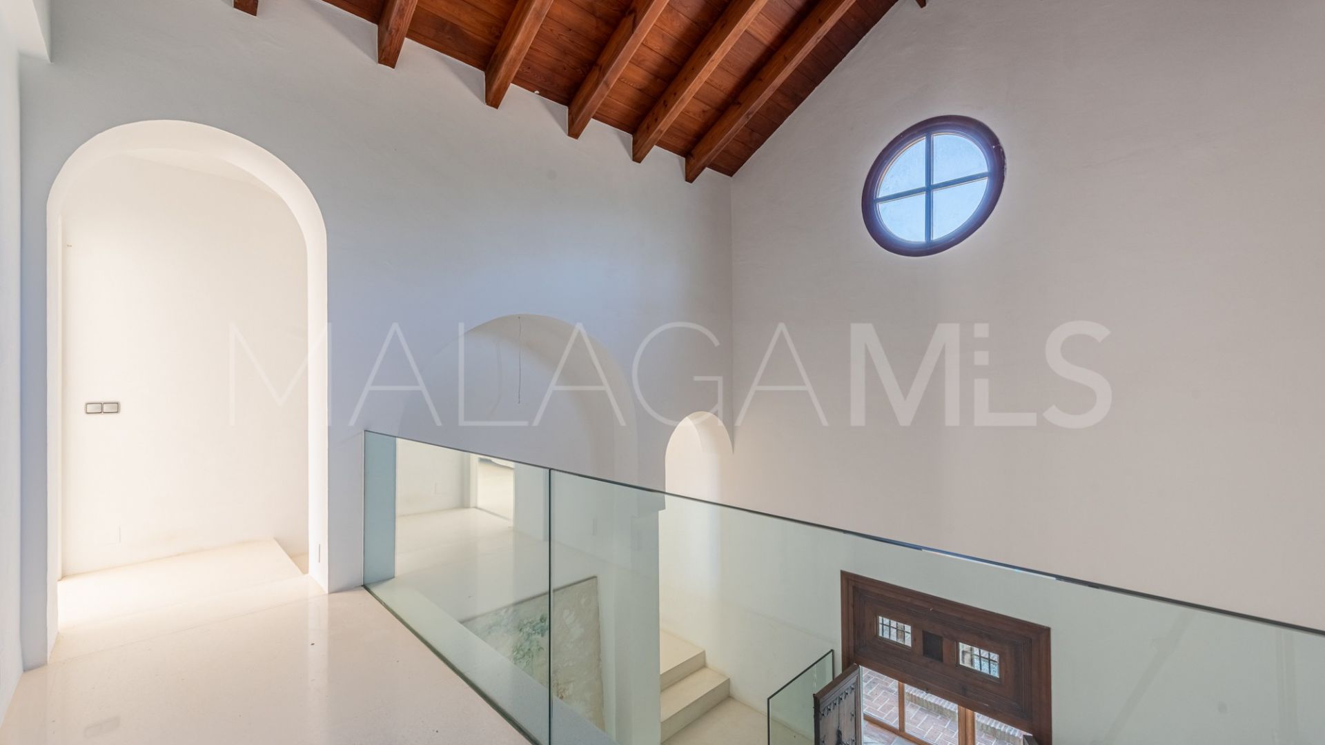Villa for sale in Guadalmina Baja