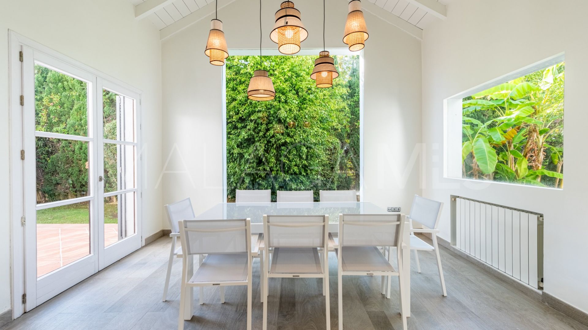 Villa for sale in Guadalmina Baja