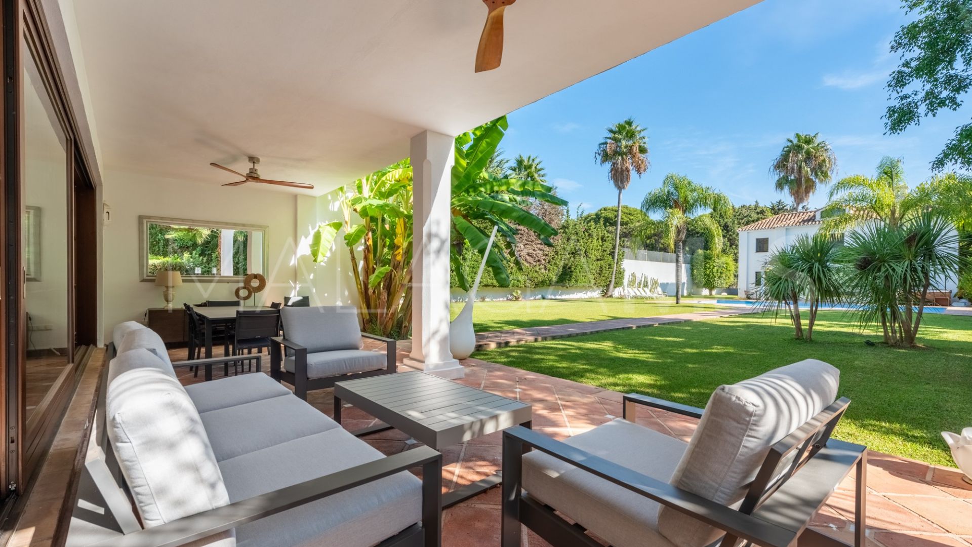 Villa for sale in Guadalmina Baja