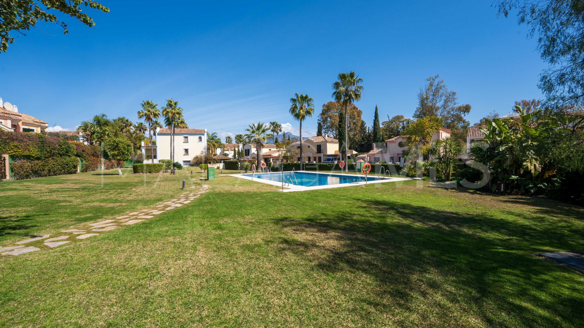 House for sale in Guadalmina Alta