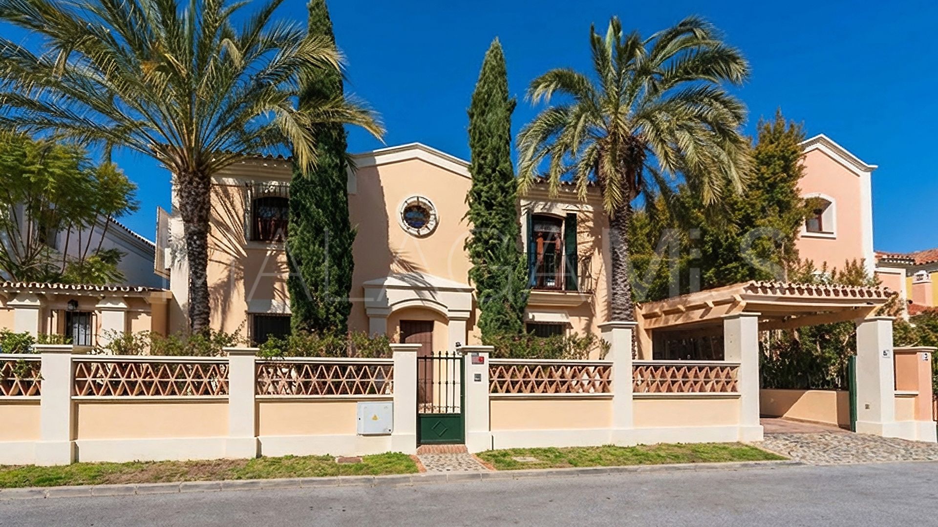 House for sale in Guadalmina Alta