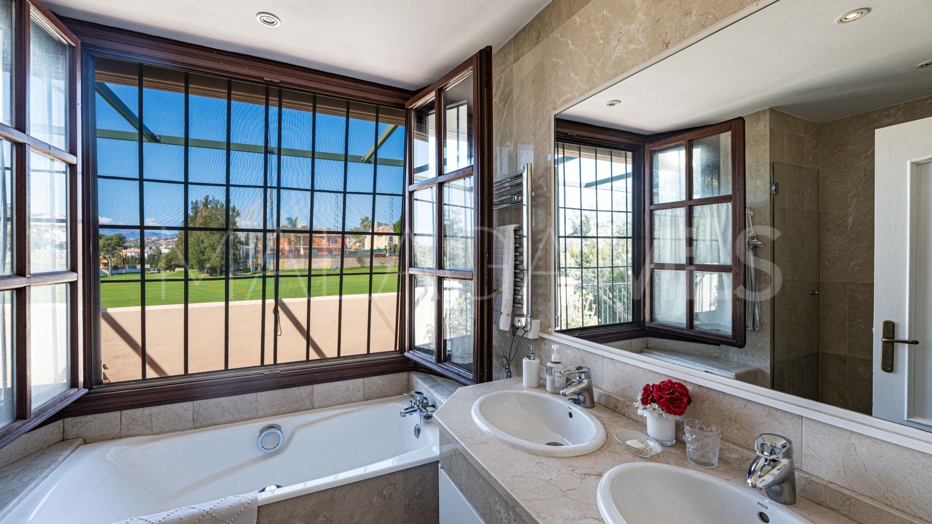 House for sale in Guadalmina Alta