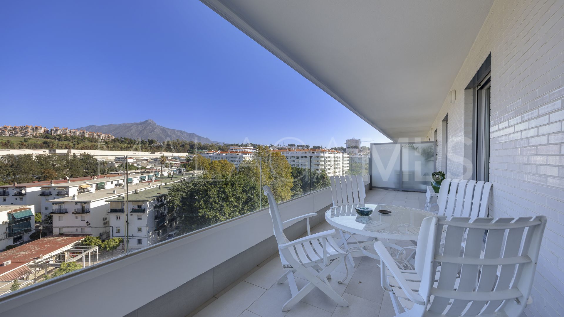 For sale 3 bedrooms apartment in La Campana