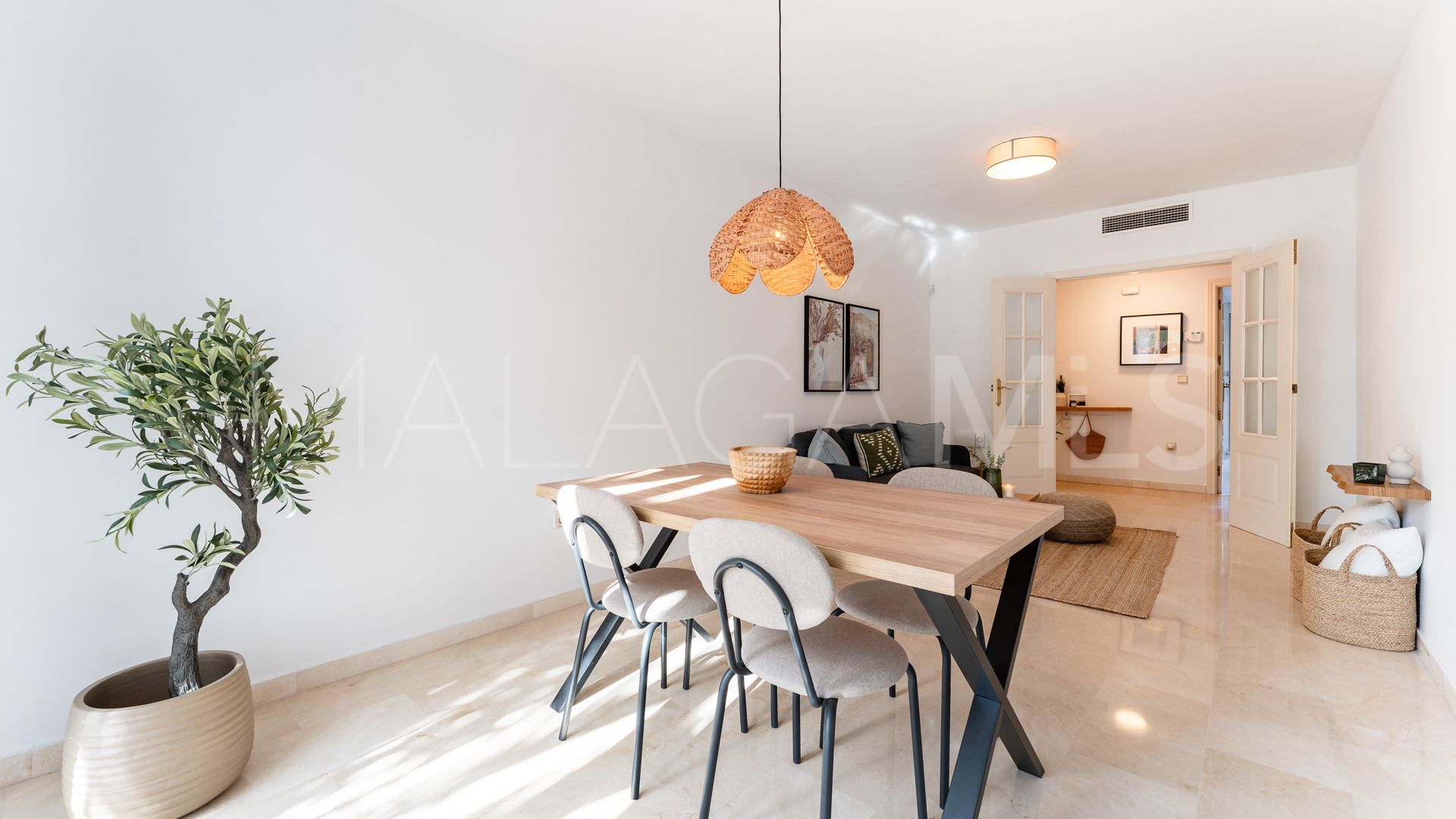 Markplanslägenhet for sale in Costalita