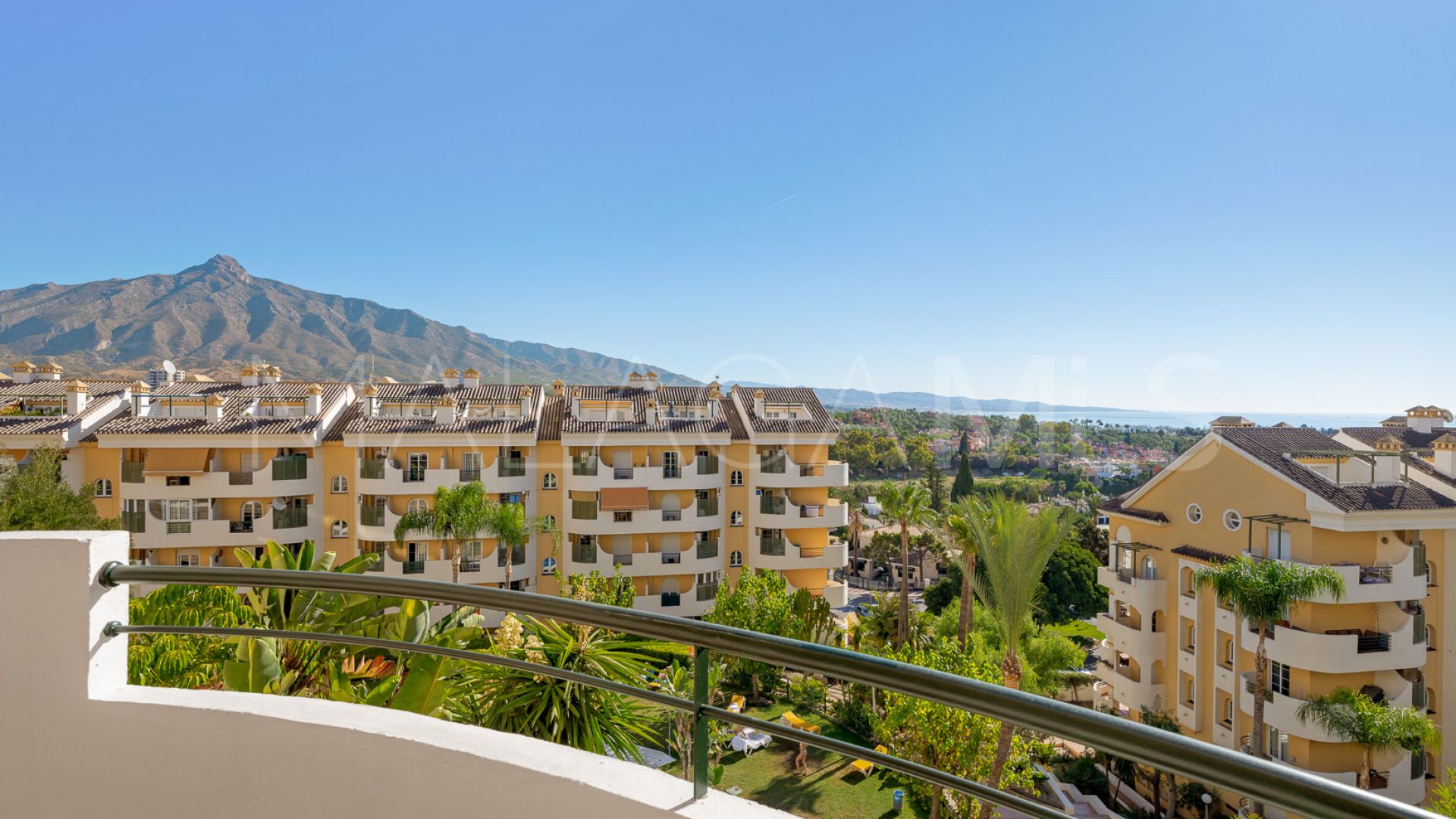 Zweistöckiges penthouse for sale in Señorio de Aloha