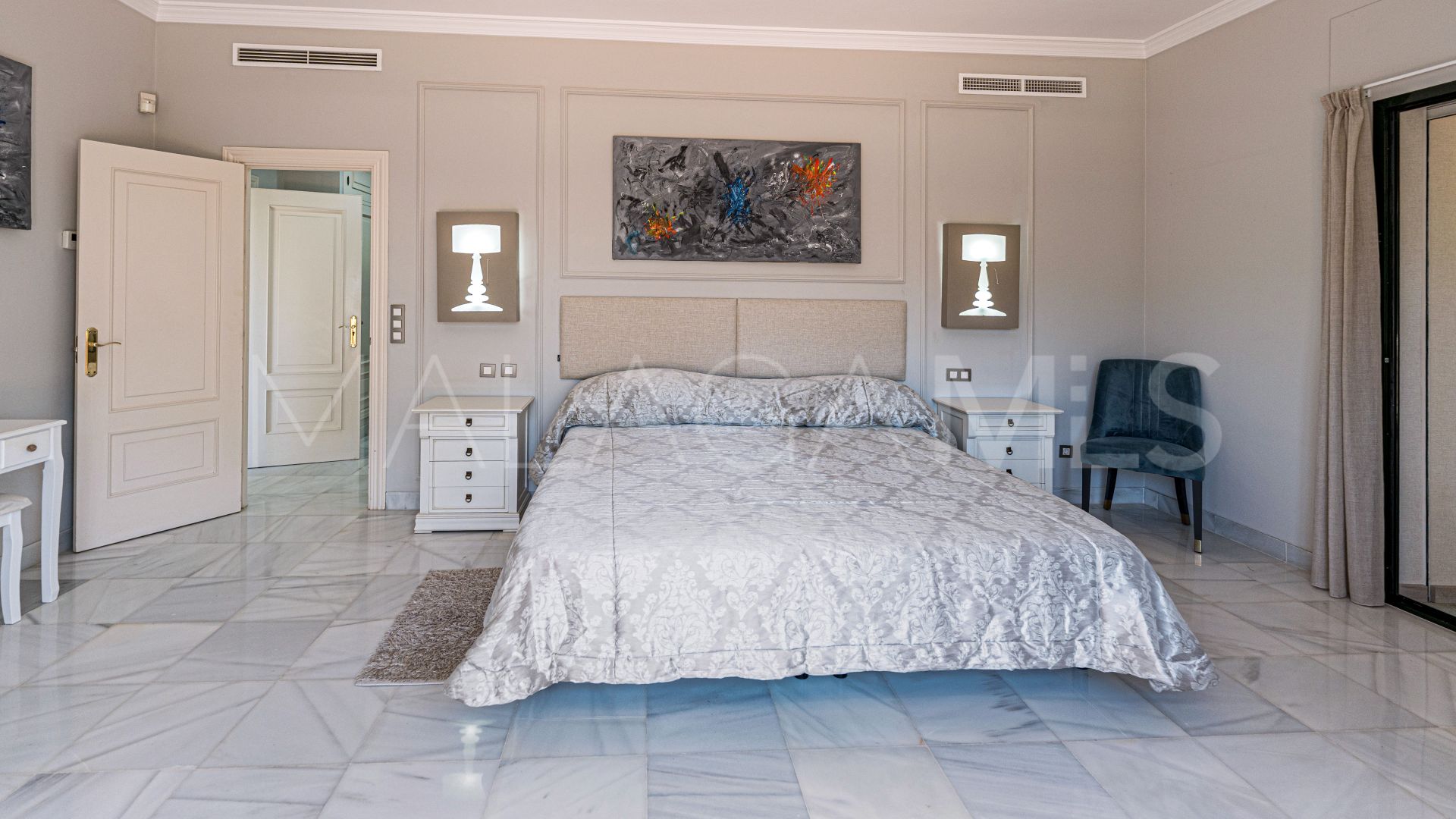 House with 6 bedrooms for sale in Guadalmina Baja