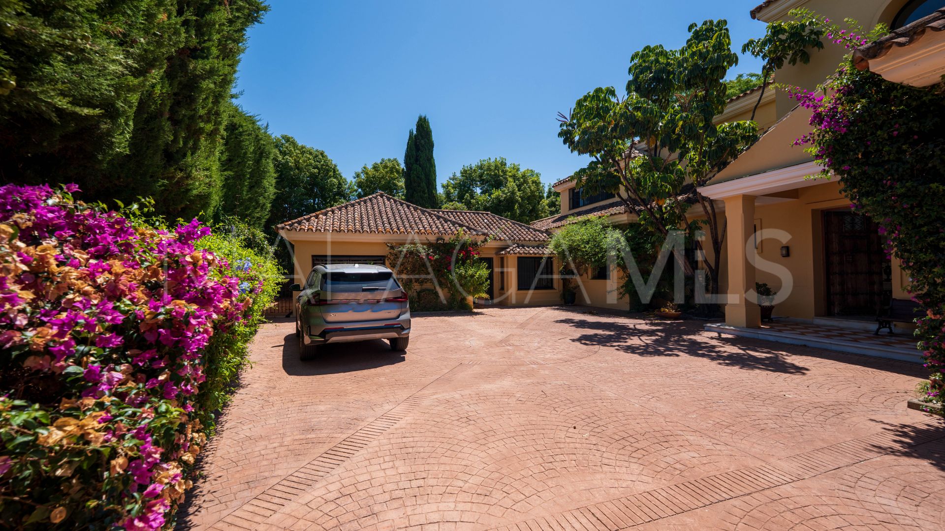 House with 6 bedrooms for sale in Guadalmina Baja