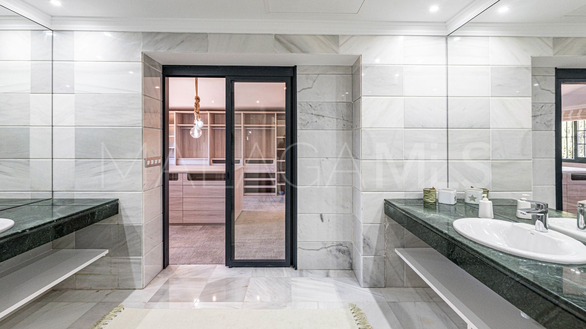 Casa for sale in Guadalmina Baja