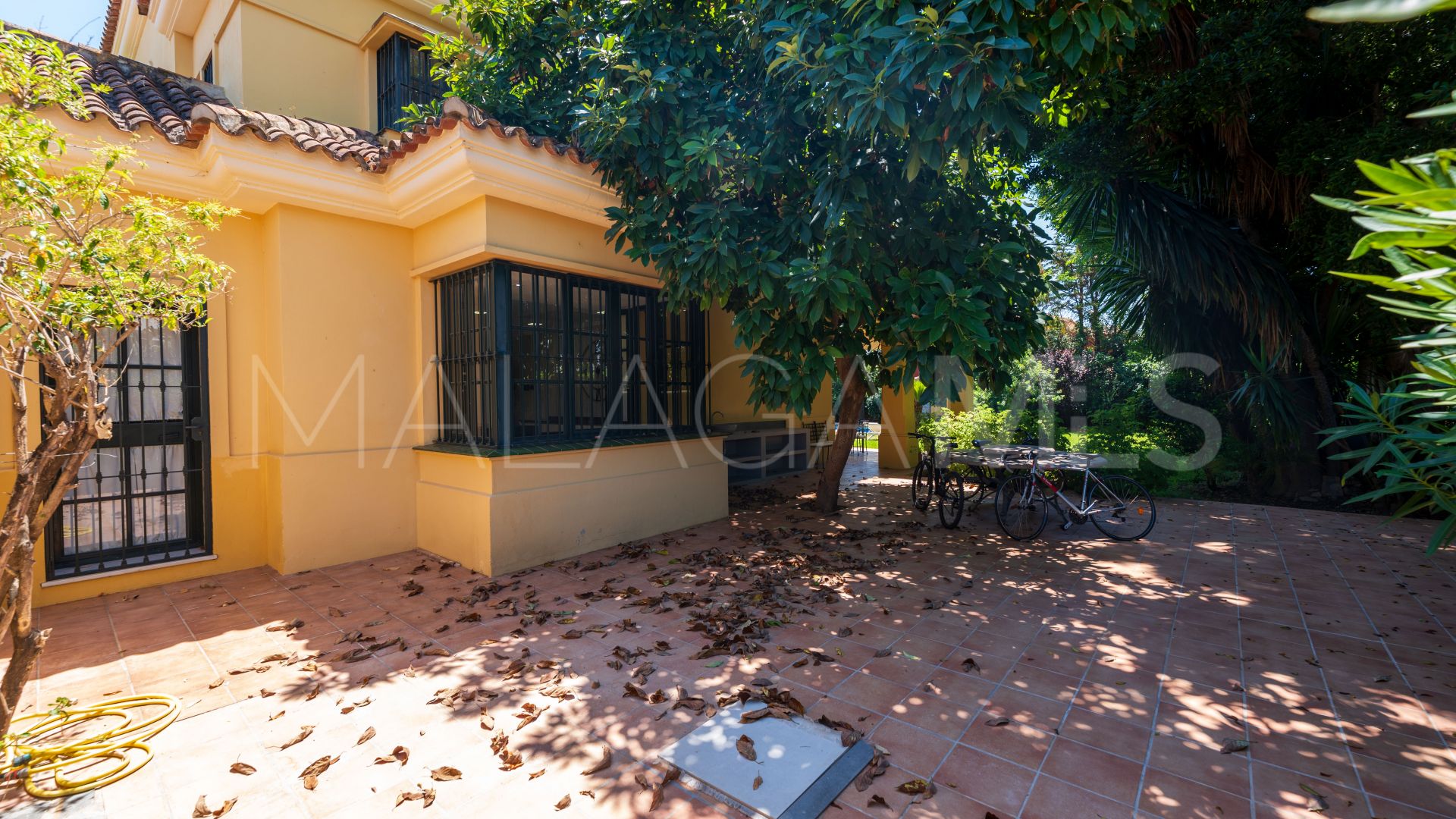 House with 6 bedrooms for sale in Guadalmina Baja