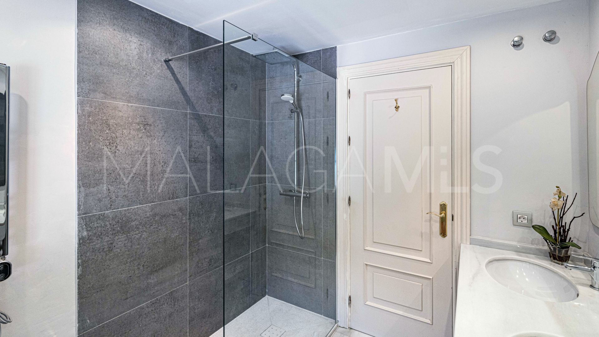 Casa for sale in Guadalmina Baja