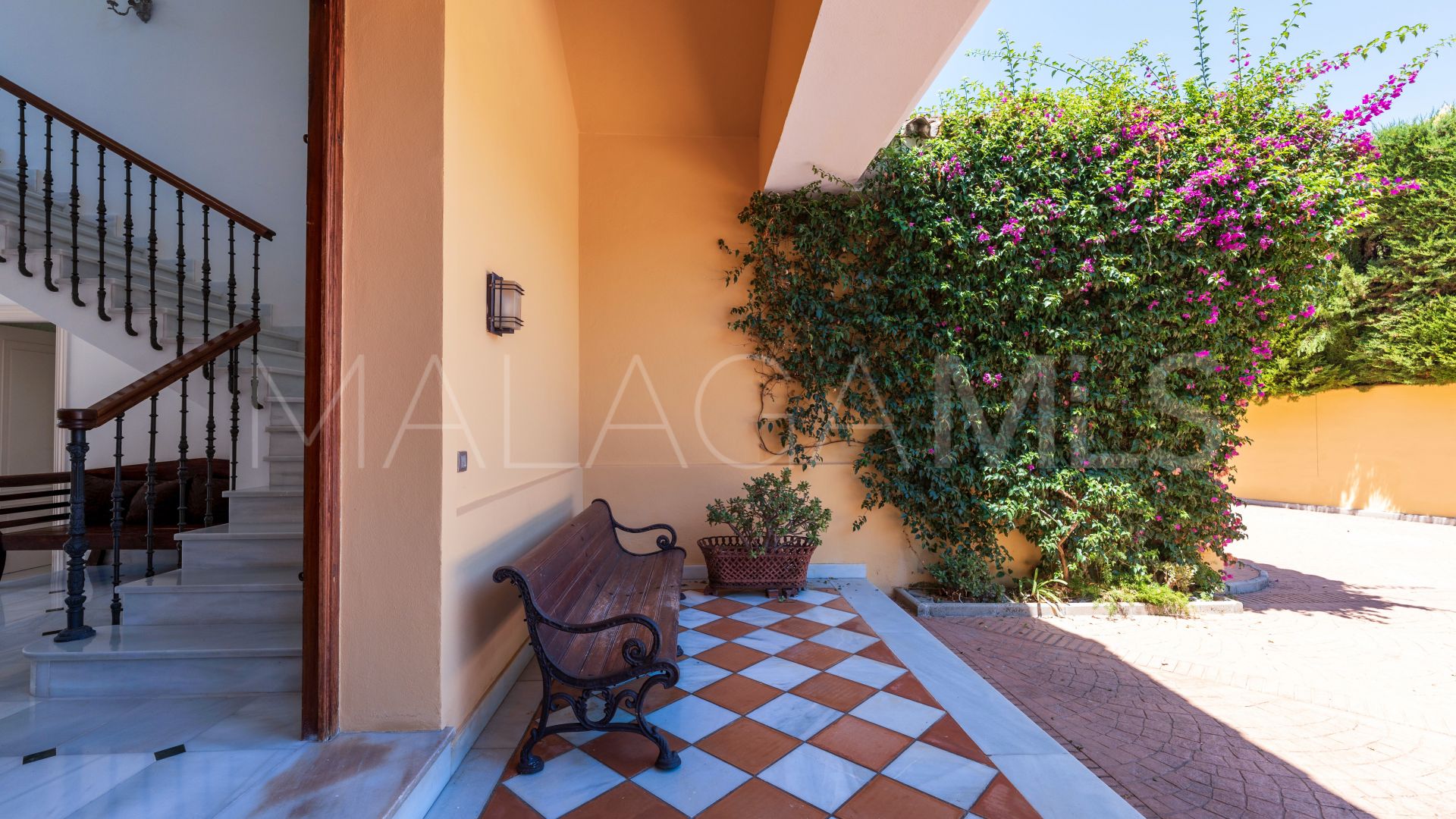 House with 6 bedrooms for sale in Guadalmina Baja