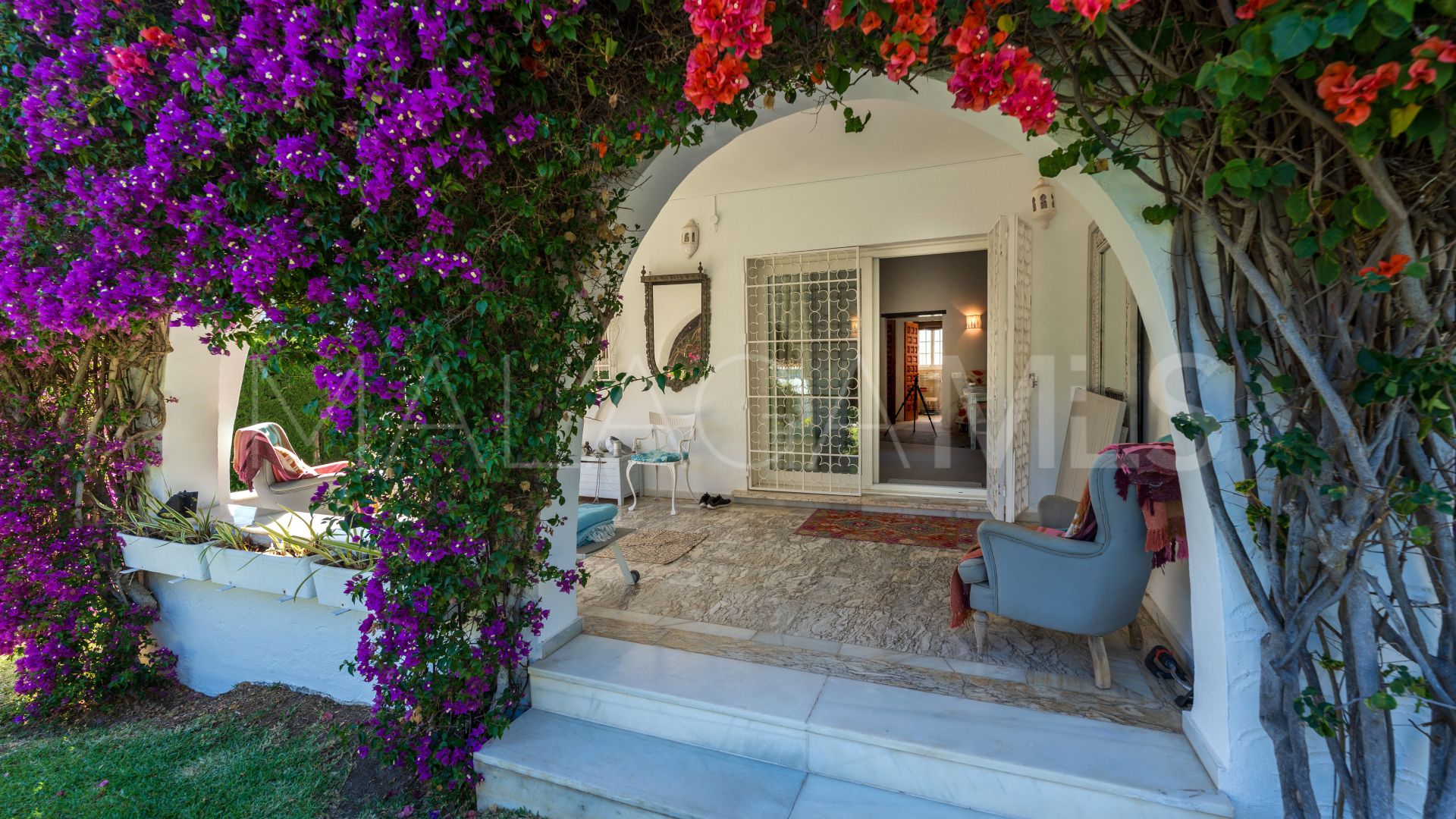 Casa a la venta in Guadalmina Alta with 5 bedrooms