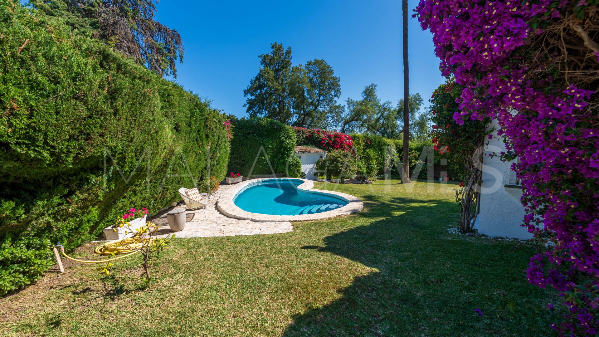 Casa a la venta in Guadalmina Alta with 5 bedrooms