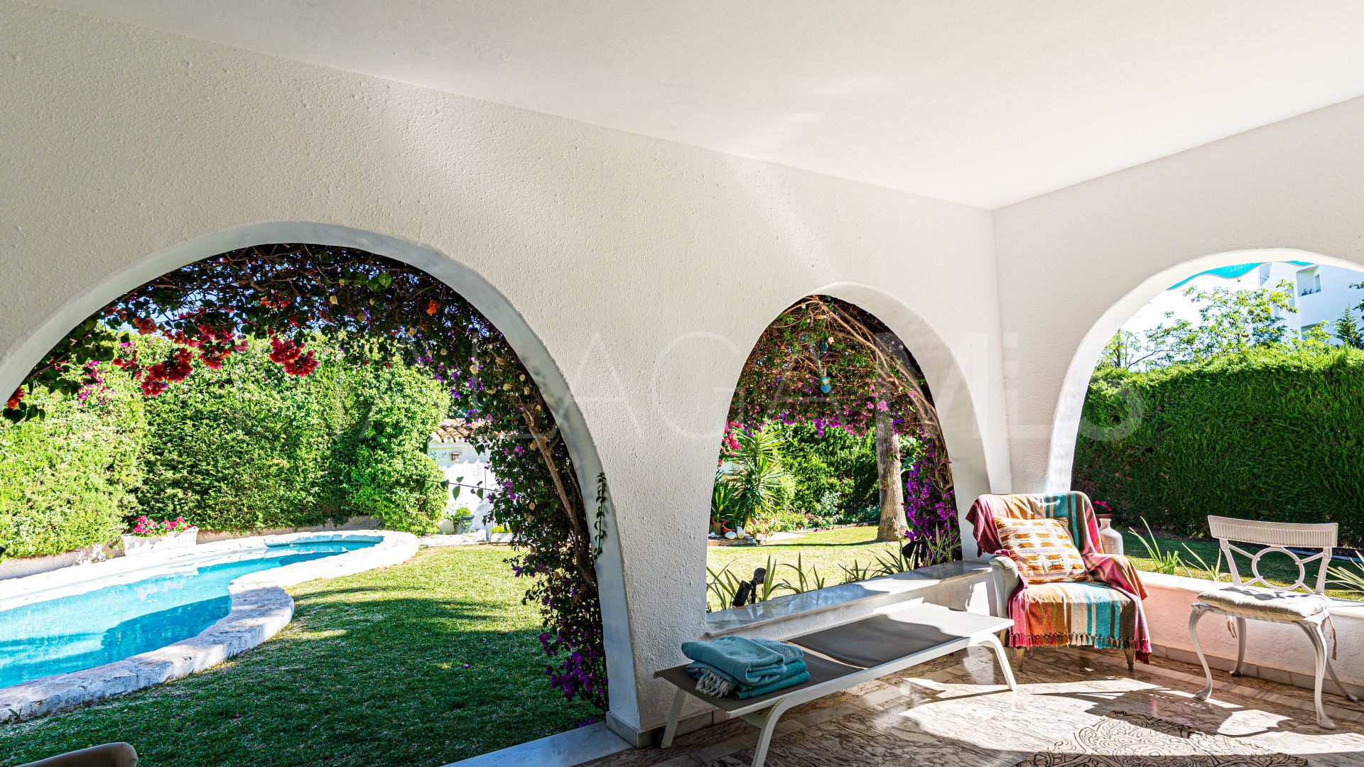 Casa a la venta in Guadalmina Alta with 5 bedrooms