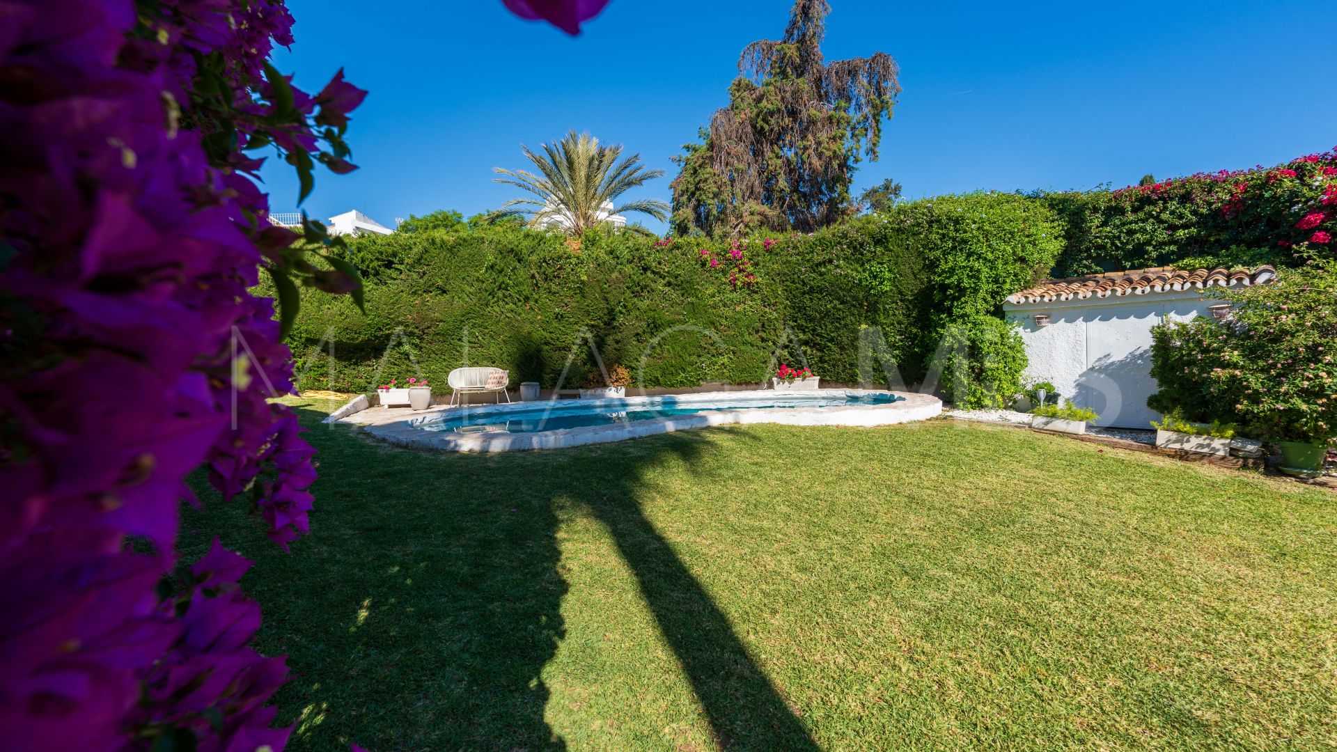 Casa a la venta in Guadalmina Alta with 5 bedrooms