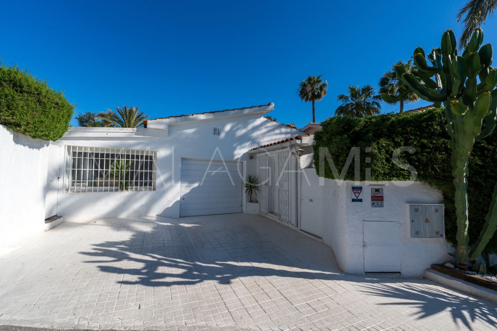 Casa a la venta in Guadalmina Alta with 5 bedrooms