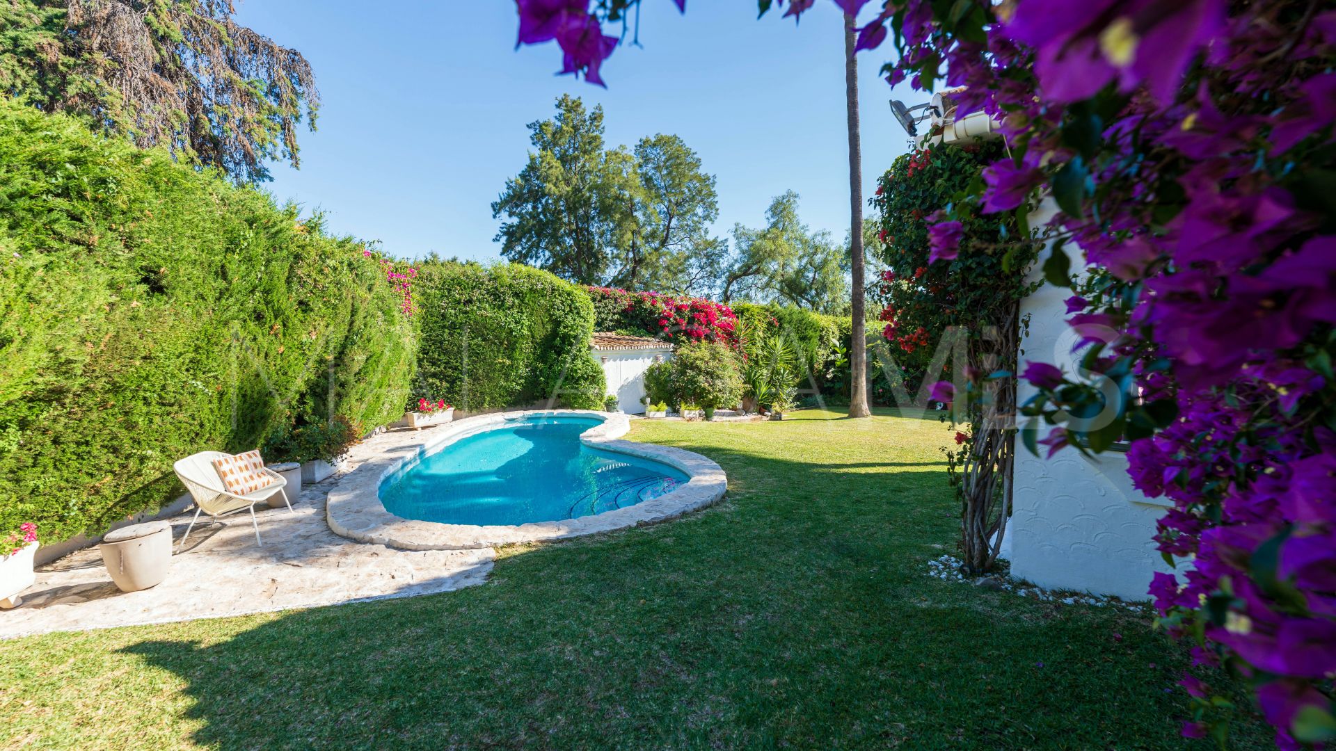 Casa a la venta in Guadalmina Alta with 5 bedrooms