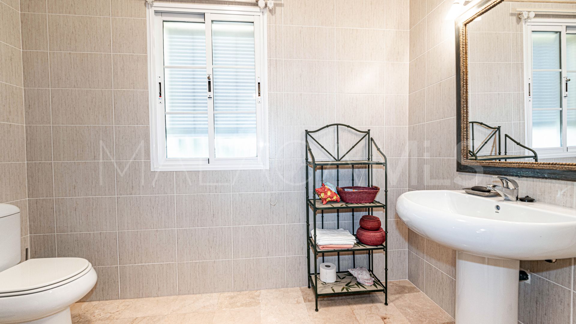 Se vende casa in Monte Biarritz with 4 bedrooms