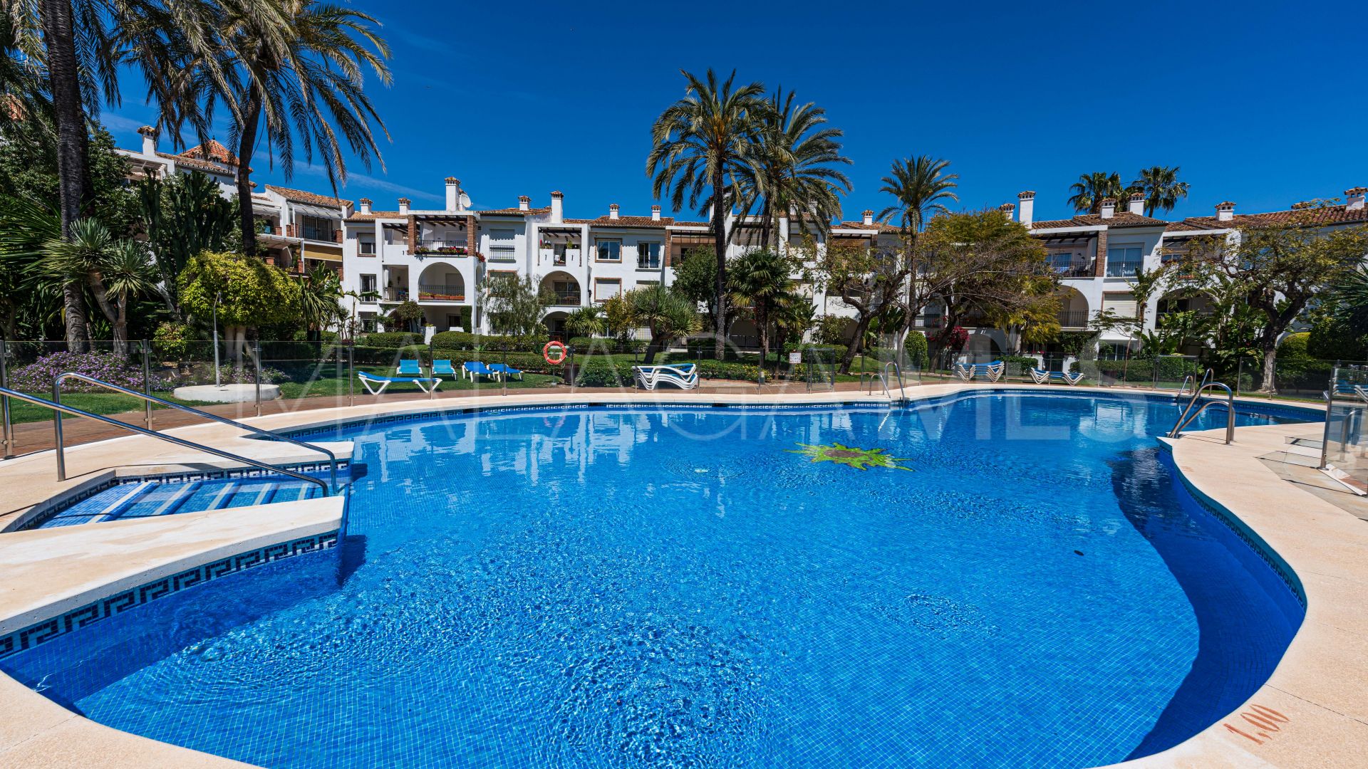 Appartement for sale in Estepona Est