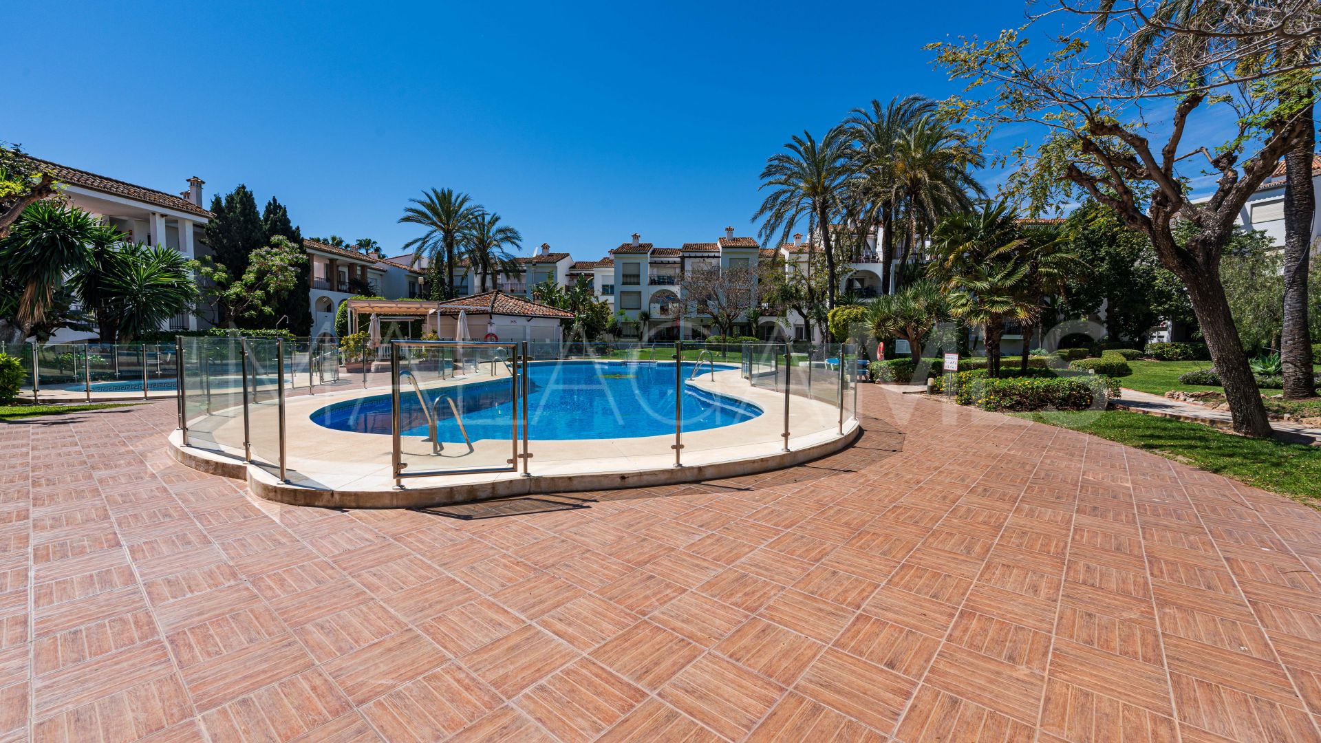 Appartement for sale in Estepona Est