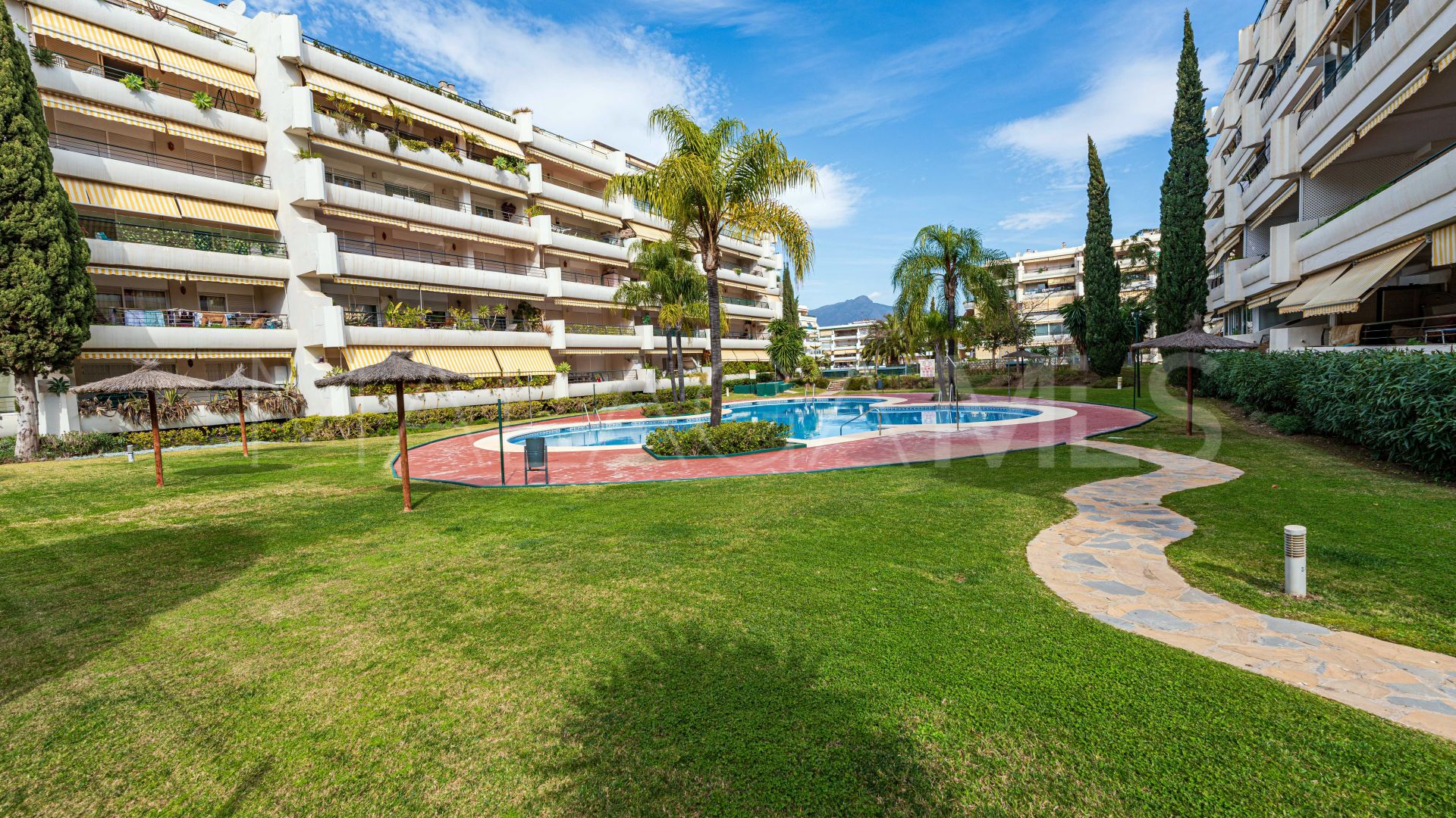 Campos de Guadalmina apartment for sale