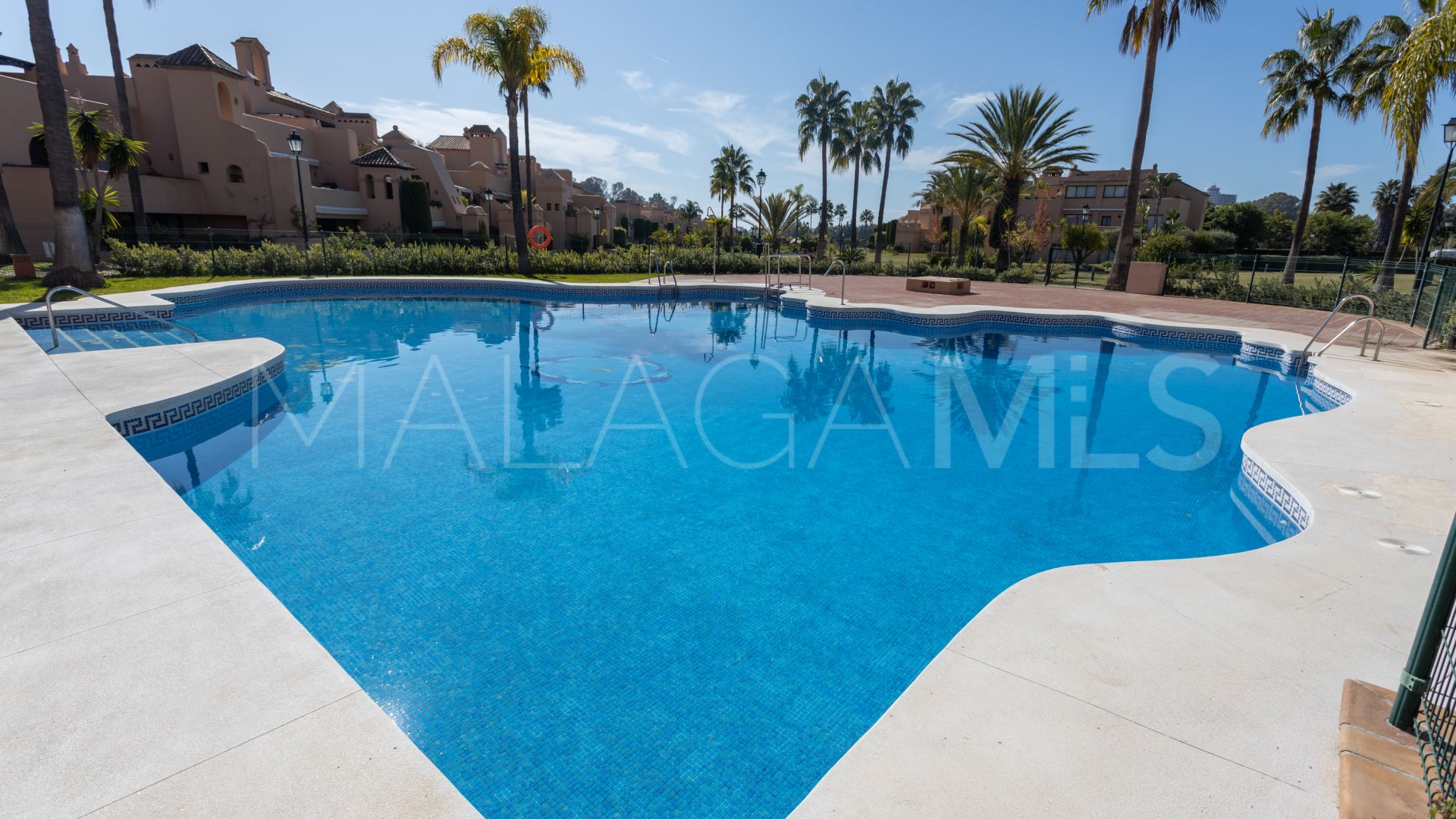 Markplanslägenhet for sale in La Cartuja del Golf