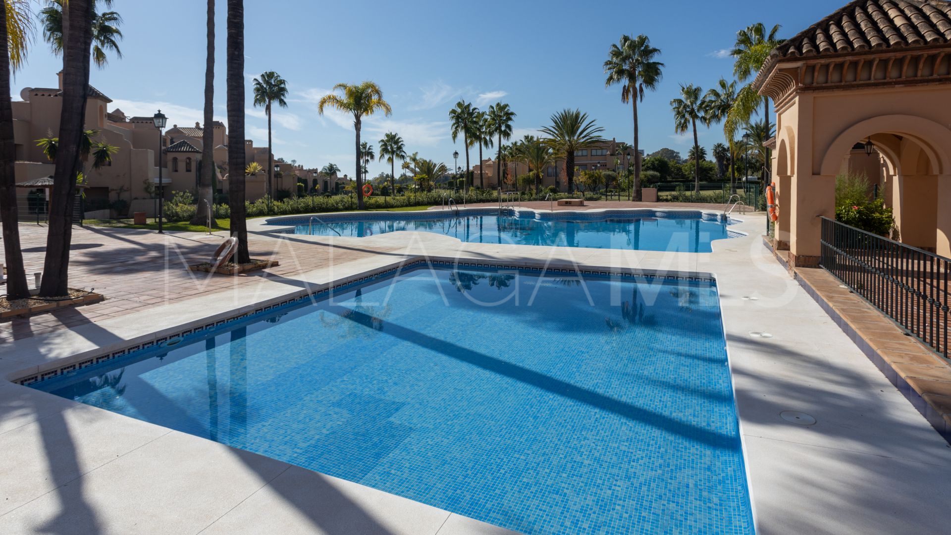 Markplanslägenhet for sale in La Cartuja del Golf