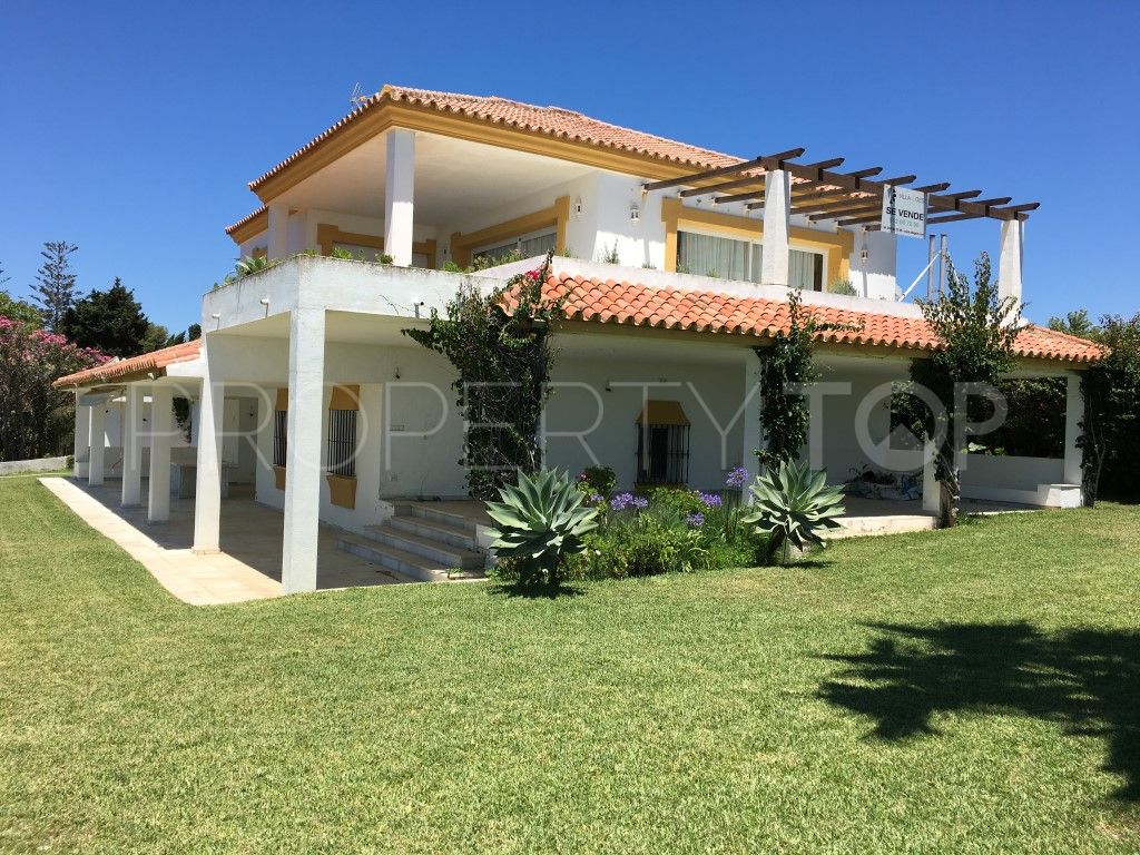 Buy villa in Guadalmina Baja with 5 bedrooms
