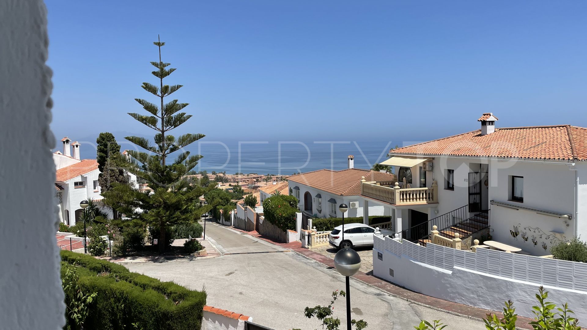 Town Houses with terrace for sale in Hacienda Guadalupe, Manilva