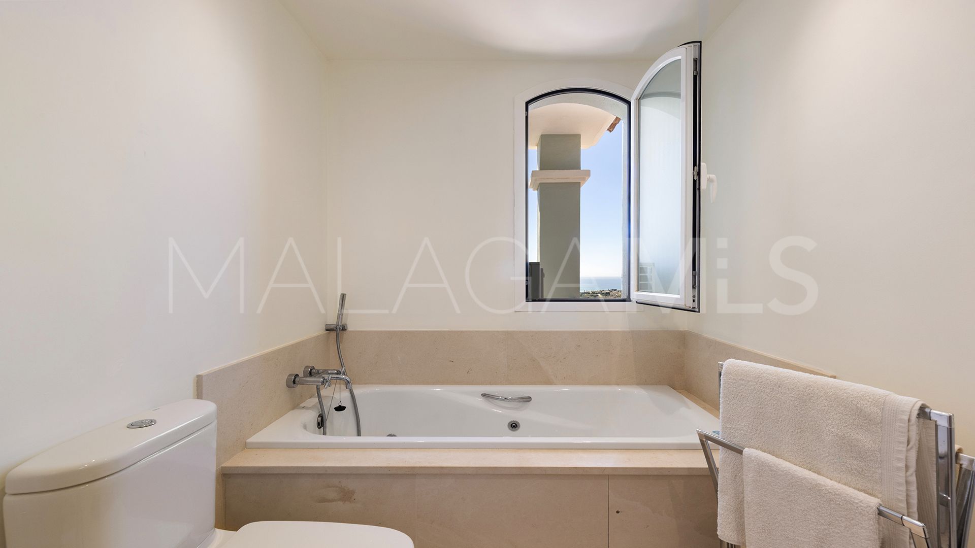 For sale 3 bedrooms penthouse in Doña Julia