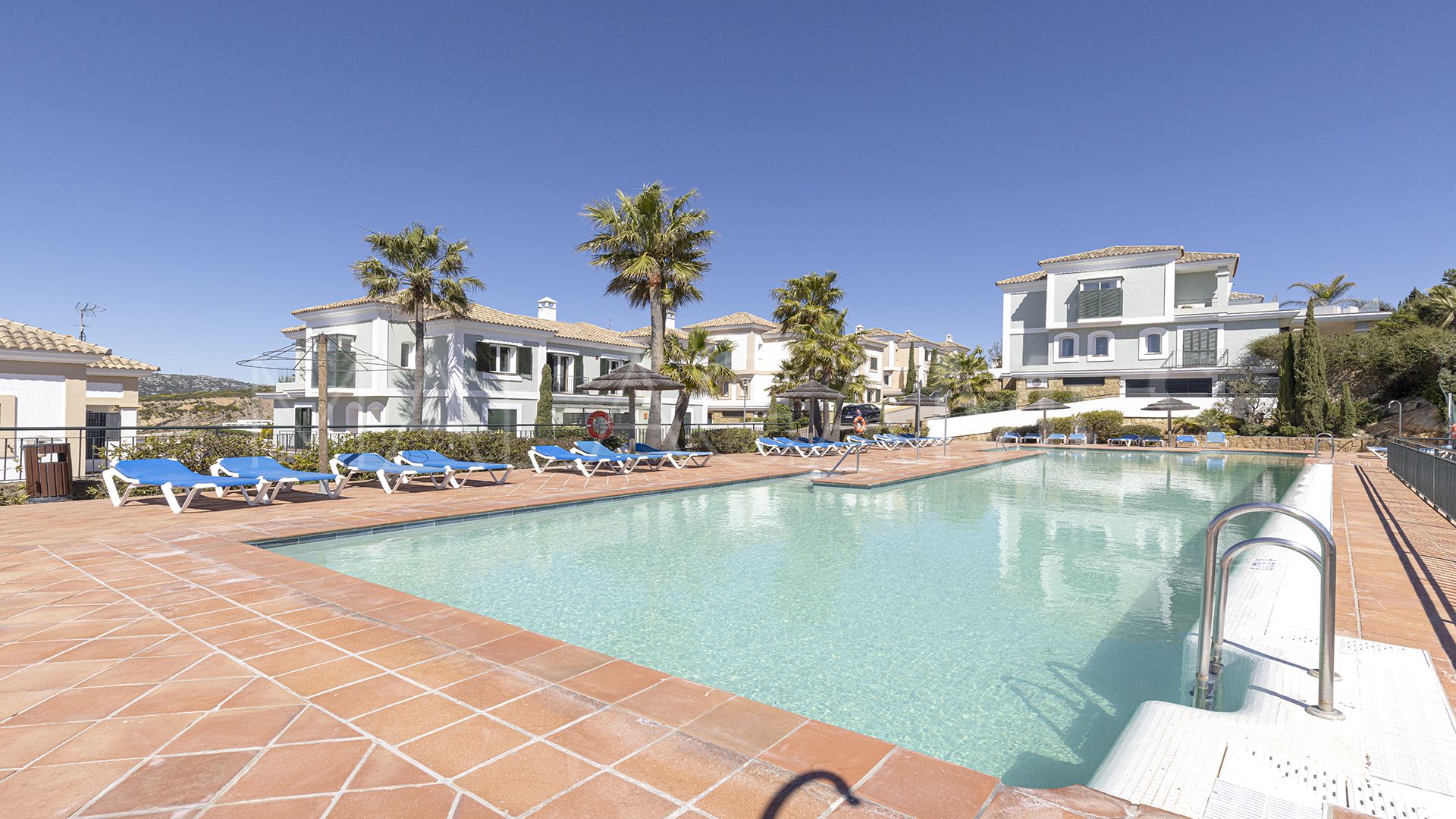 For sale 3 bedrooms penthouse in Doña Julia