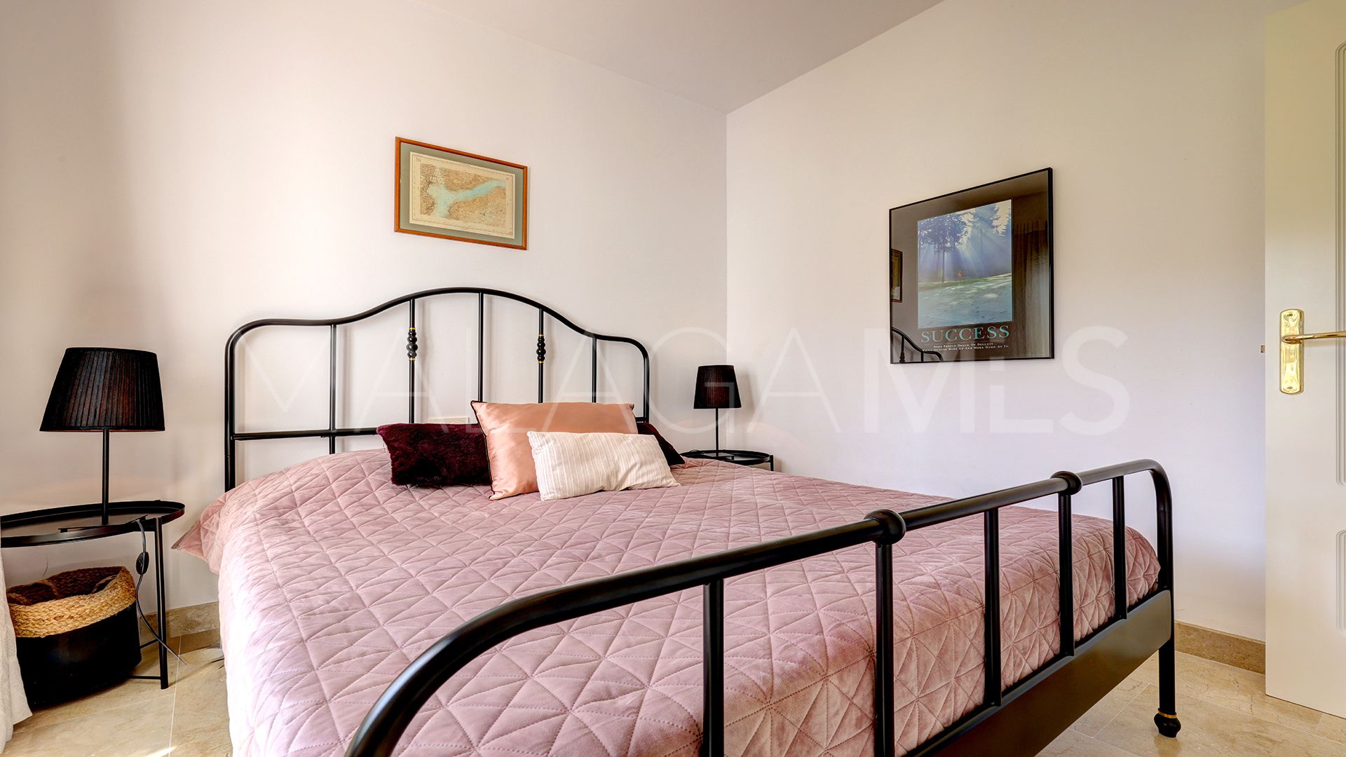 Erdgeschosswohnung for sale in Duquesa Village