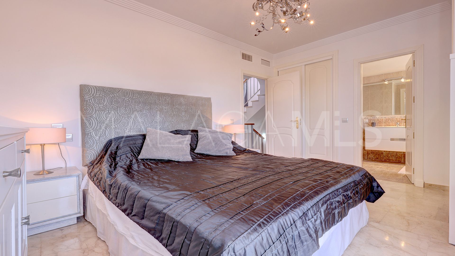 For sale La Vizcaronda town house