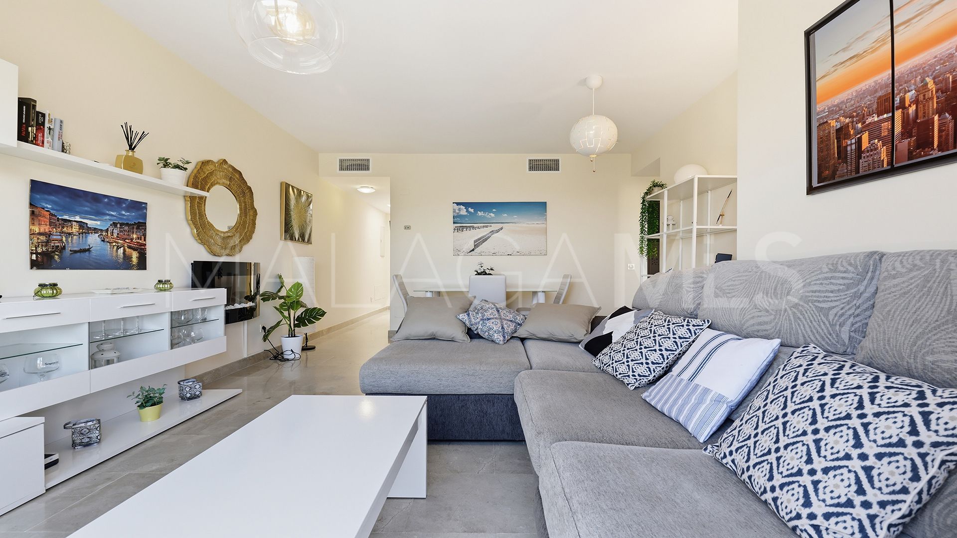 Appartement terrasse for sale in Duquesa Village