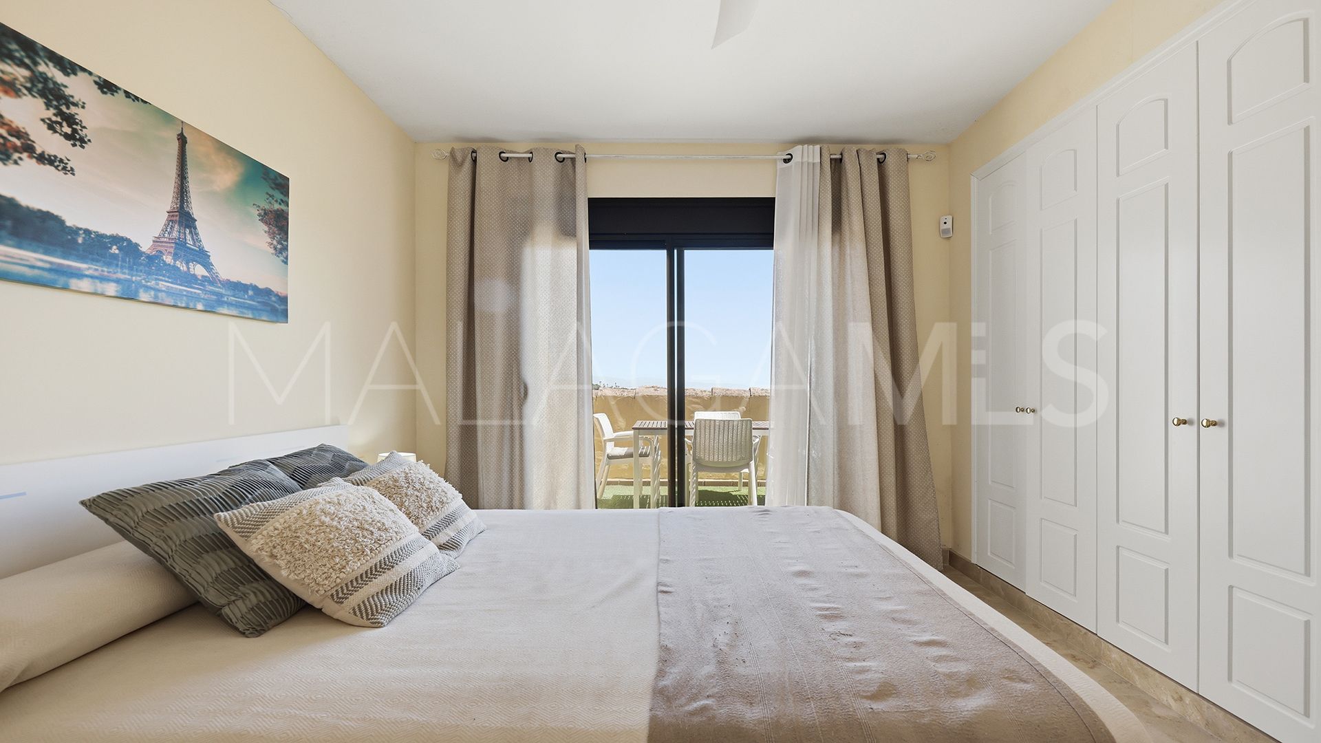 Appartement terrasse for sale in Duquesa Village