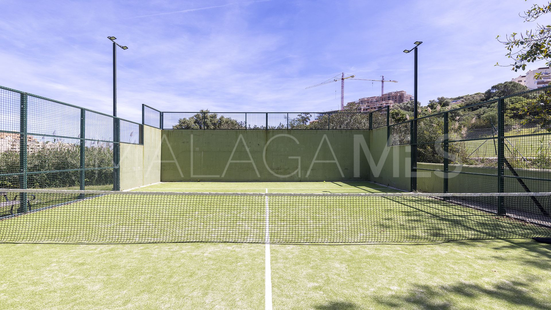 Appartement terrasse for sale in Duquesa Village