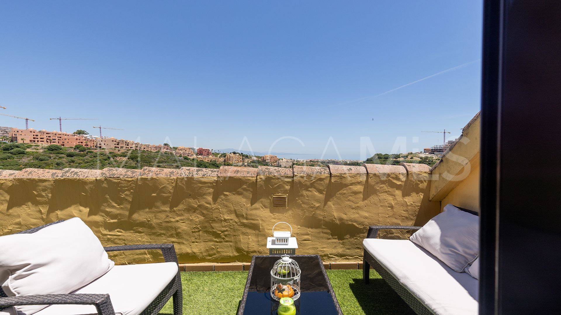 Appartement terrasse for sale in Duquesa Village