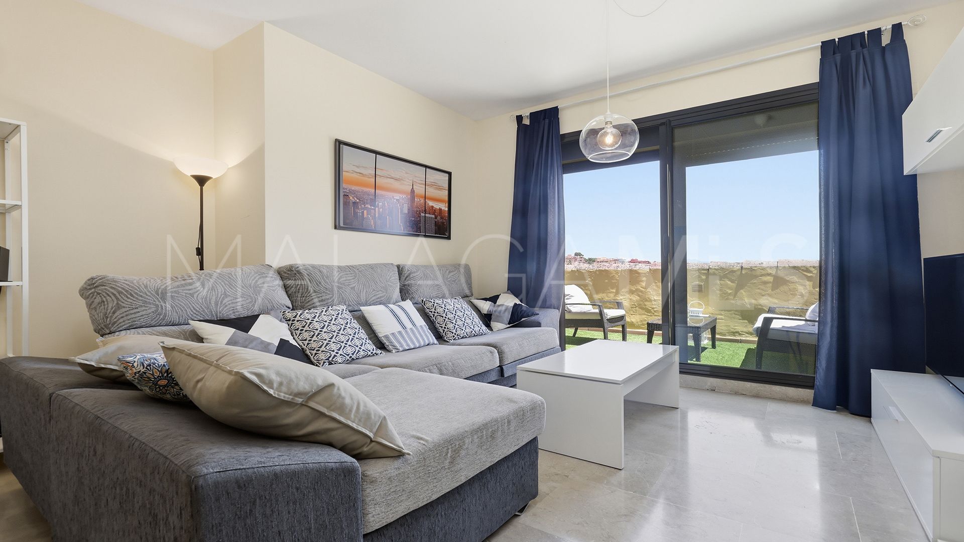 Appartement terrasse for sale in Duquesa Village